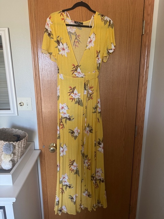 Lulus Dresses & Skirts - Lulu's Yellow Floral Wrap Maxi Dress with White Blossoms